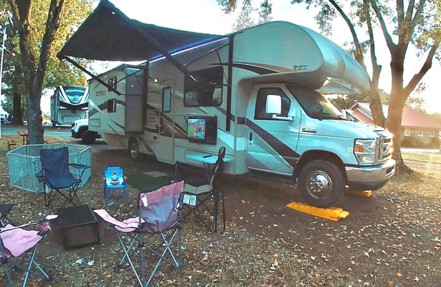 Cozy Cottage on Wheels Near Downtown Nashville