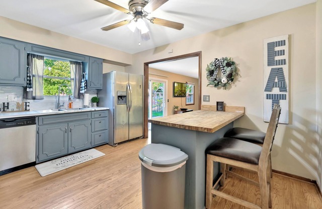 Cozy Downtown Home:Oldie But Goodie, Pet-Friendly
