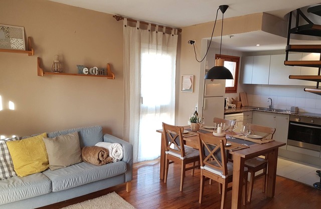 COZY DUPLEX for 6 in PUIGCERDÀ, 2 bathrooms, spacious and fully equipped