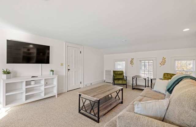 Cozy Escape at The Four Winds Estate