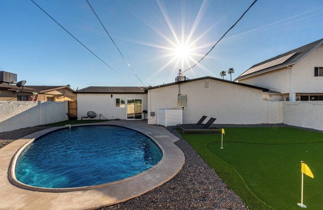 Cozy Escape w/Pool & Comfort
