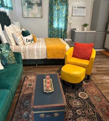 Cozy full studio In-law suite