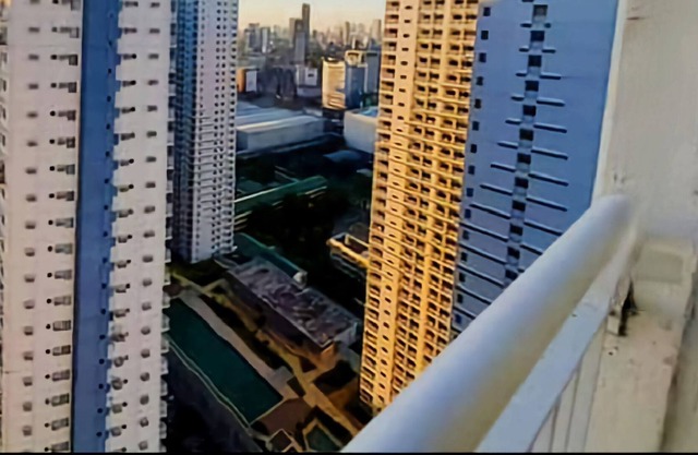 Cozy & Fully Equipped 2Br Condo with Balcony near SM North Edsa Mall