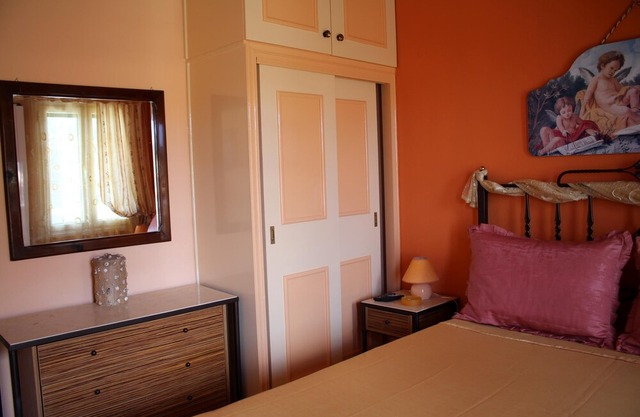 Cozy holiday apartment directly at the sea, fantastic sea view | Paramonas, Corf