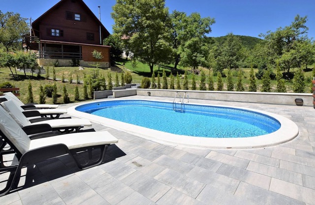 Cozy Holiday Home in Kvarner with Outdoor Jacuzzi