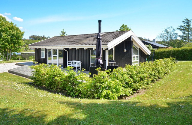 Cozy home in Ebeltoft with kitchen