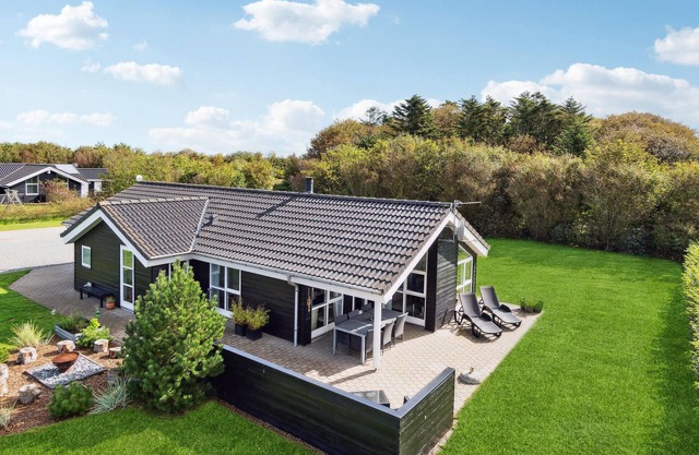 Cozy home in Hemmet with sauna