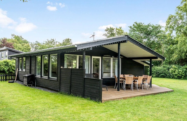 Cozy home in Hjerm with kitchen