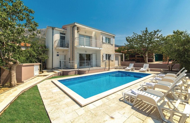 Cozy home in Kastel Gomilica