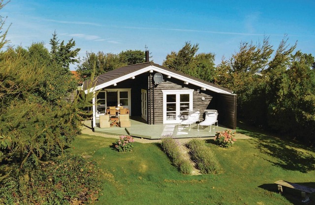 Cozy home in Vejby with sauna