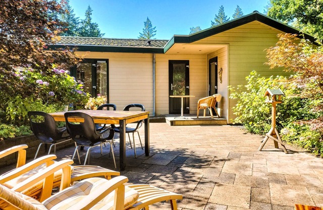Cozy home in Vorden with kitchen