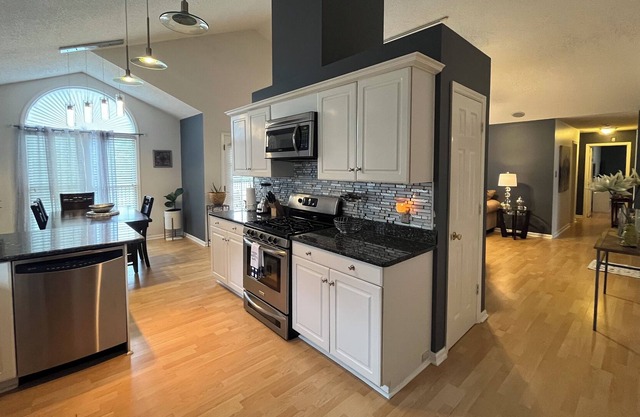 Cozy home located near airport