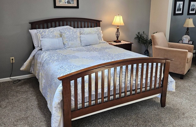 Cozy in Coraopolis-Suite B