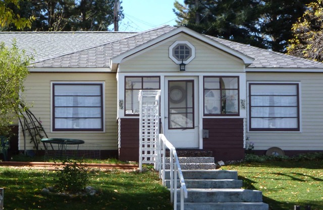 Cozy in to Your Vacation Bungalow in Central Montana.