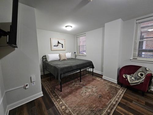 Cozy King Bed Stay at the Historic Inman - 201