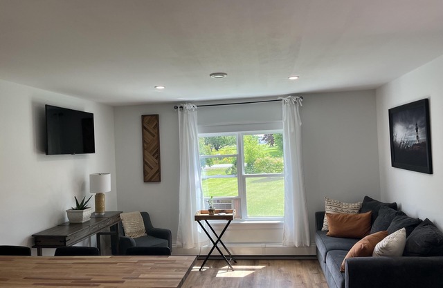 Cozy Kinross Suite located just 20 minutes from the Wood Islands Ferry Terminal