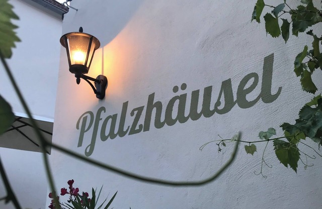 Cozy living between forest, vines and almond trees in the Pfalzhäusel