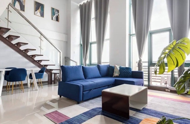 Cozy Loft Apartment in Eastwood City - 5 mins walk to the mall, with pool & gym!