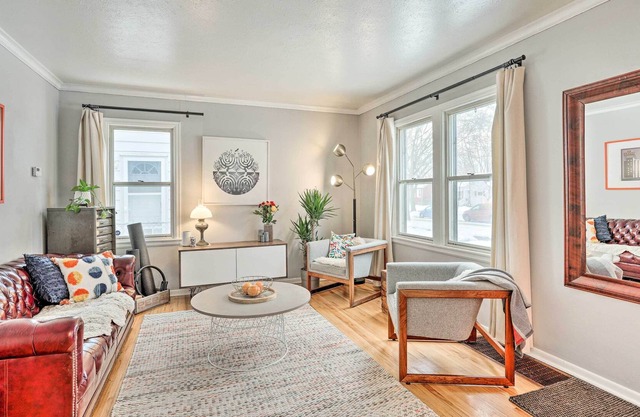 Cozy Minneapolis Cottage < 4 Mi to Downtown!