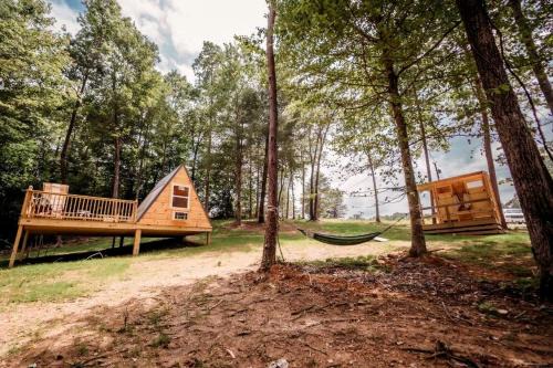 Cozy Modern A-Frame with Private Access Trail to Black Creek in Robbins, Tennessee