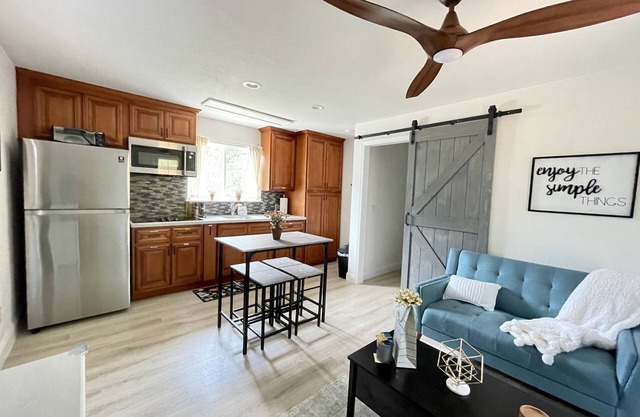 Cozy Modern Private Unit With Serene Backyard