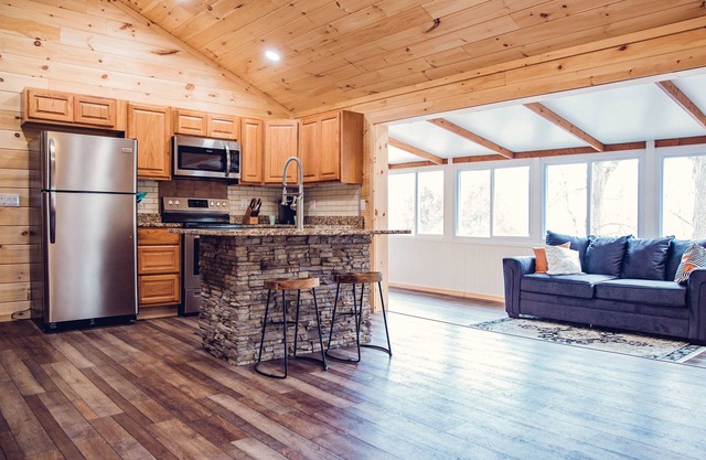 Cozy Mountain Cabin near Ohiopyle, Hot-Tub