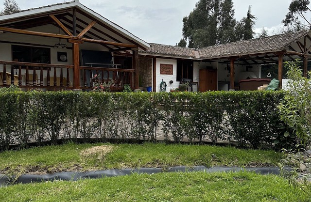 Cozy mountain retreat, great BBQ area! Pet friendly