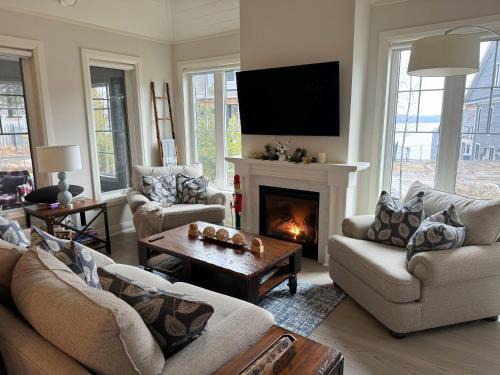 Cozy Muskoka 4-bedroom cottage on Lake Rosseau