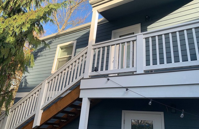 Cozy new studio - easy access to all West Seattle has to offer!