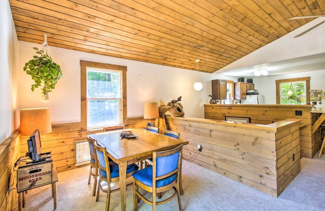 Cozy North Conway Home: Walk to Slopes & Dtwn