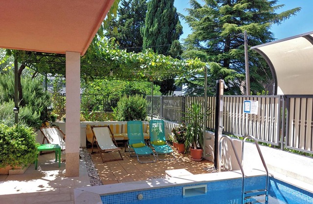 Cozy Oasis in Front of the Pool – Split