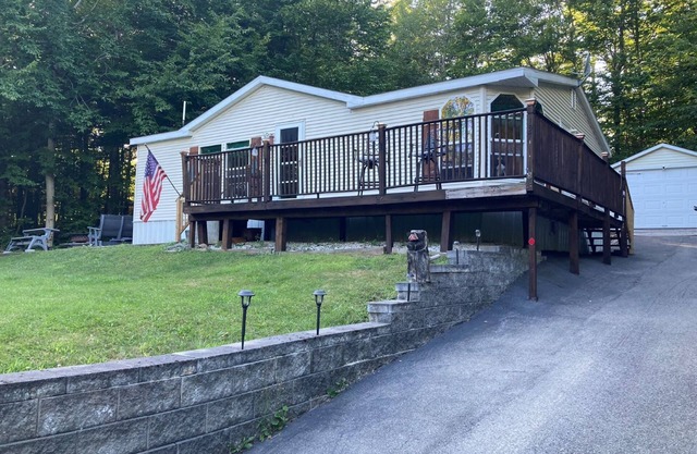Cozy, peaceful "camp" in Hollywood Hills, just north of the town of Old Forge