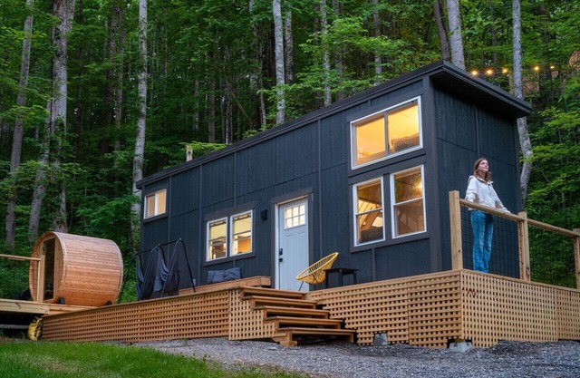 Cozy, Peaceful Hideout, Sauna, Hiking, and Great Food!