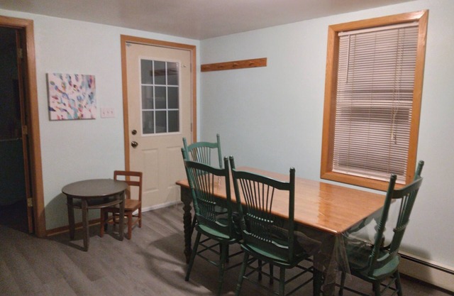 Cozy pet-friendly casa ready for family fun near MTU and Mt. Bohemia!