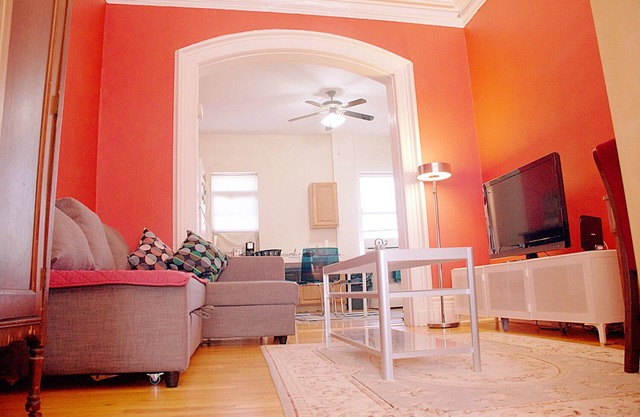Cozy Red Studio 15 Min Walk to Jsq Path Station Easy Commute to NYC