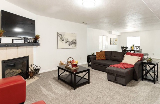Cozy remodel Bsm Apt @silicone slopes 20 min to Sundance resort