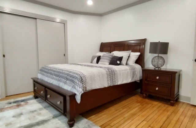 Cozy Renovated with 1 parking space