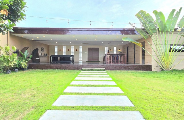 Cozy resort with WiFi and AC in welcoming Bulacan