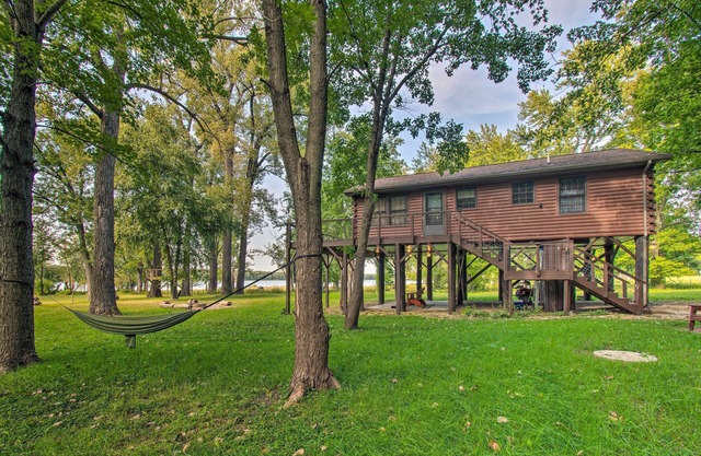 Cozy Riverfront Getaway: Fishing On-Site!