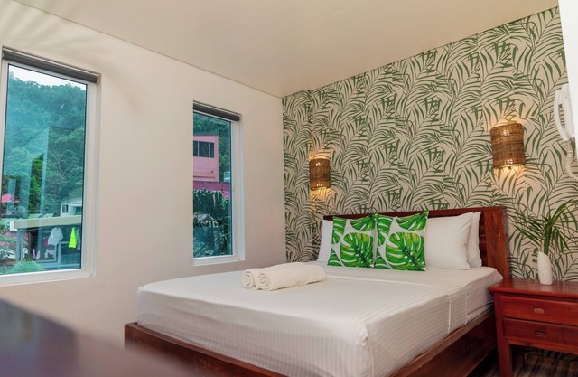Cozy room in El Nido, located at town center easy access to all.