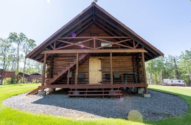 Cozy Rustic Duplex Cabin - Ketchikan Side