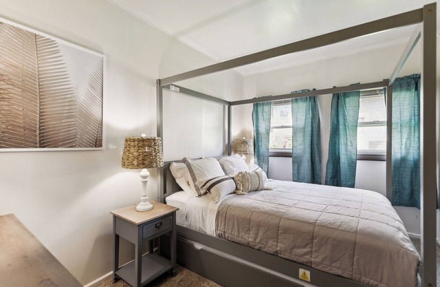 Cozy single level 3 bedroom home 5 beds fits 8 guests comfortably.