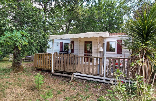 Cozy (sta)caravan in Saint-Paul-lès-Dax