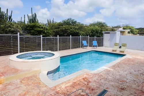 Cozy Stay Near Beach & Airport