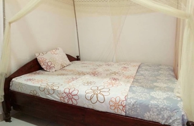 Cozy studio centrally located in Kigali with WiFi, hot shower.