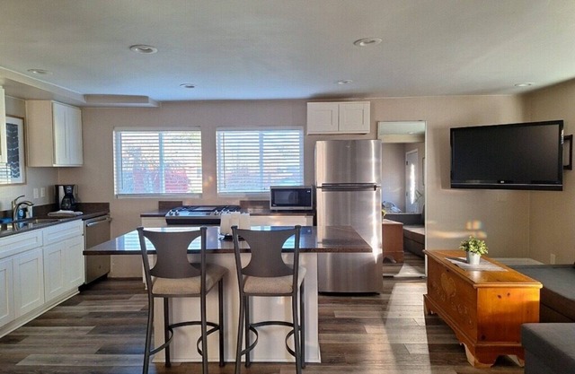 Cozy Studio in Soothing Citrus Heights with WiFi, AC