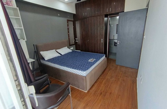 Cozy studio in serene Gurugram with WiFi, AC