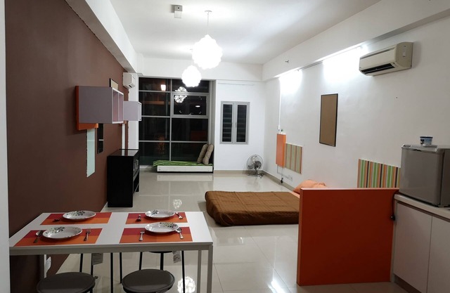 Cozy Studio Next To Train Station
