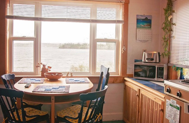 Cozy studio right on the water