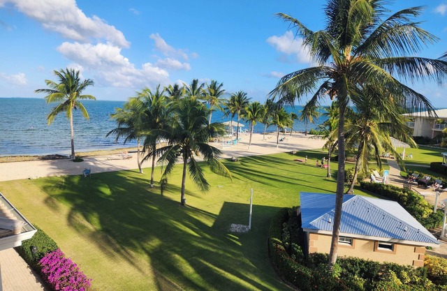Cozy Studio w/Stunning Ocean Views, Pool Access & Family-Friendly Atmosphere